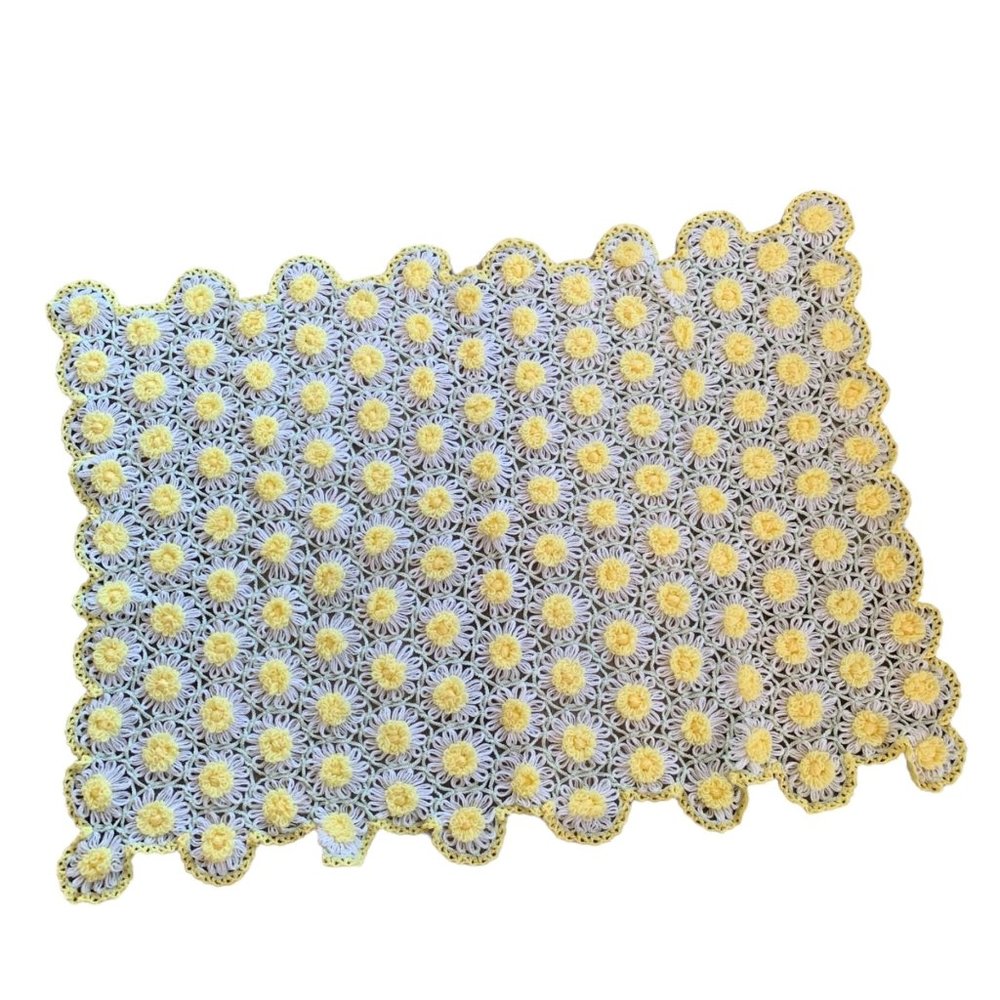 Vintage Handmade Daisy Floral Crocheted Small Throw Blanket